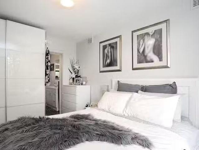 1/11 King George Street, Victoria Park, WA 6100