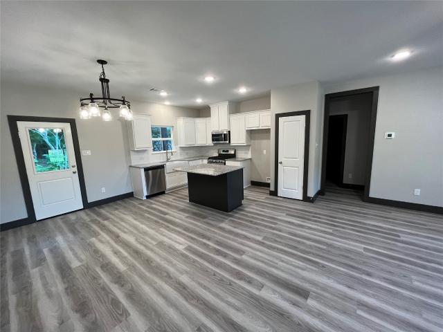 111 Heatherbrook