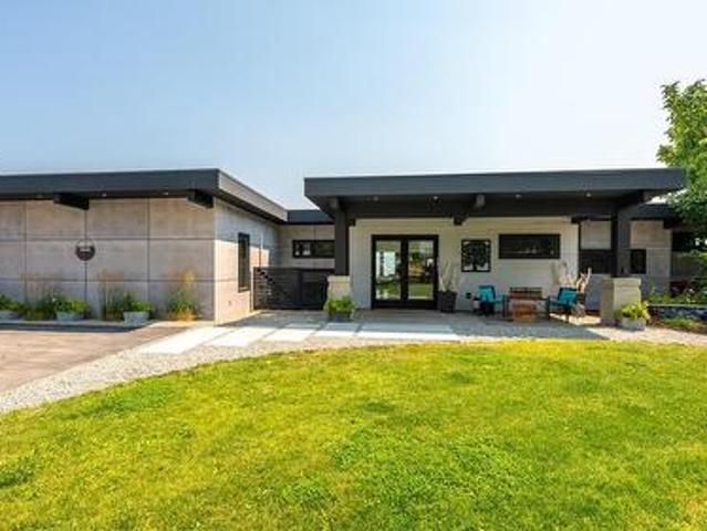 111 Hyslop Drive, Penticton, BC, V2A 9A1 Luxury House for sale | Listing ID 10395 | Royal LePage Carriage Trade Luxury Properties