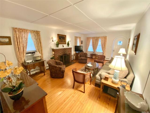 111 Inwood Ave, Point Lookout, NY 11569 | MLS #L3469