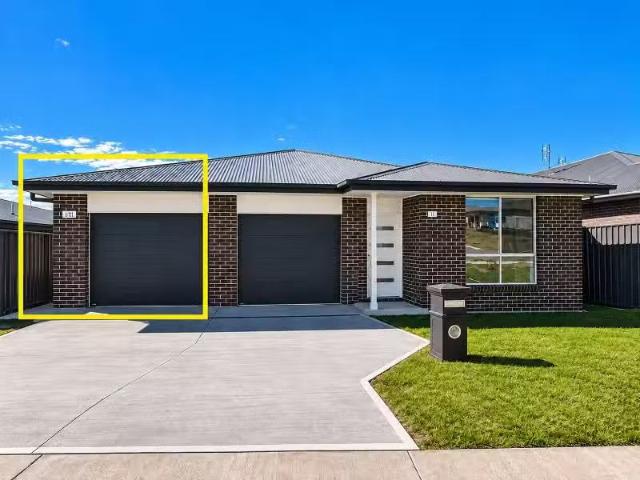 1/11 Livistona Drive, LOCHINVAR Apartment for rent Listed by.