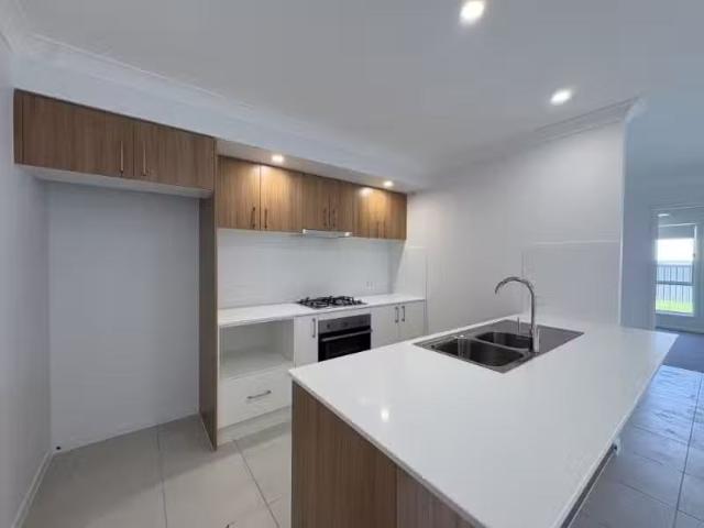 1/11 Linden Street, LOCHINVAR House for rent Listed by Renee.