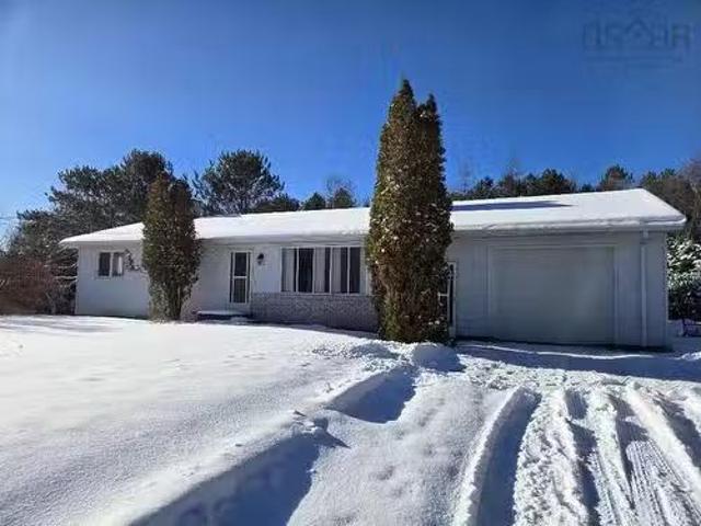 111 Maxner Drive, Upper Brookside, NS, B6L 2J9 house for sal.