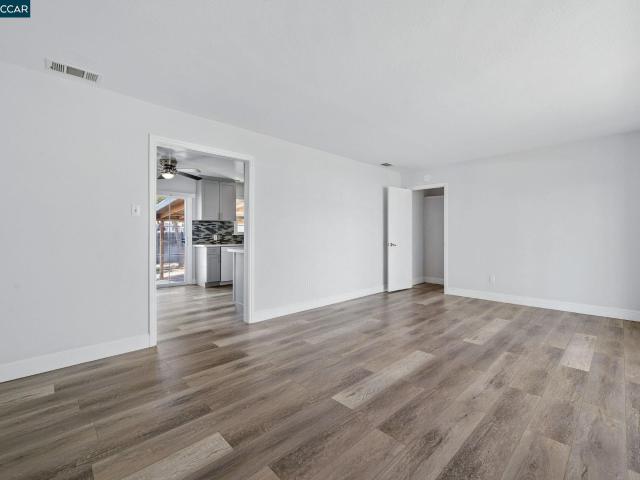 111 Manor Dr