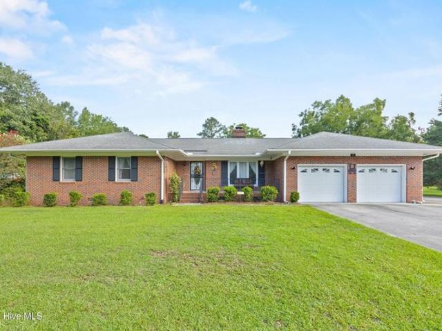 111 Maple St, Teachey, NC 28464
