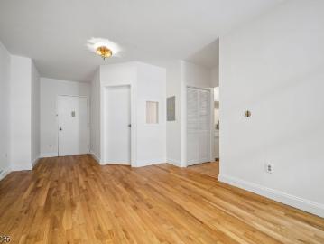 111 Mulberry St # 2C
