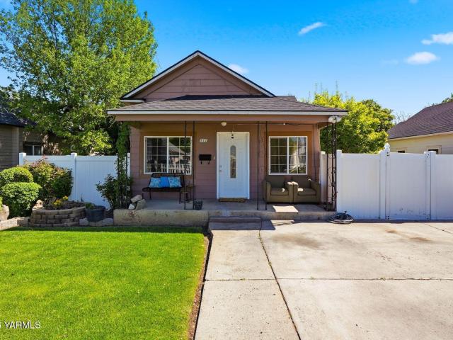 111 N 8th St, Yakima, WA 98901 | MLS #26 1249