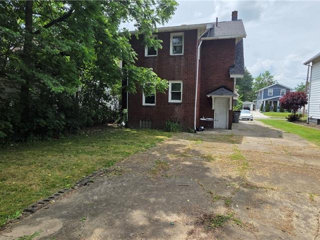 111 N Brockway