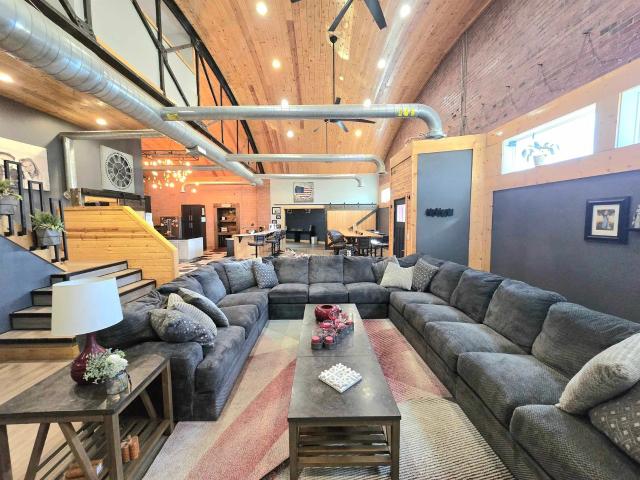 111 S 2nd Ave, Norton, KS