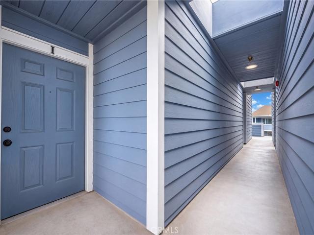 111 S Lakeview i