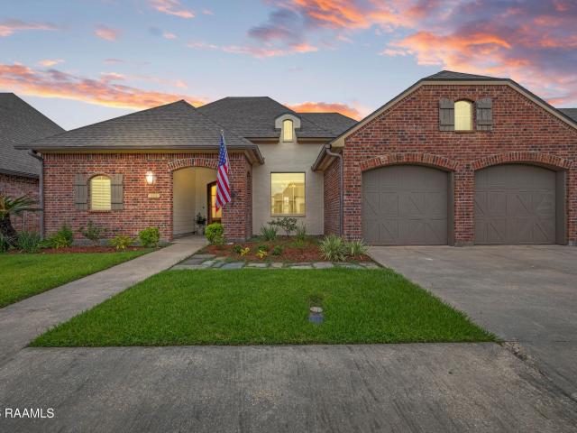 111 Spring View Dr, Youngsville, LA 70592 | MLS #RA2600005
