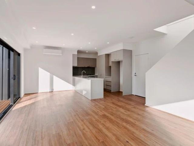 1/11 Paul Street, Doncaster, Melbourne