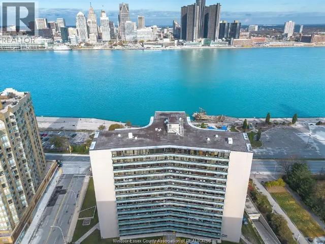 111 RIVERSIDE DRIVE East Unit# 914