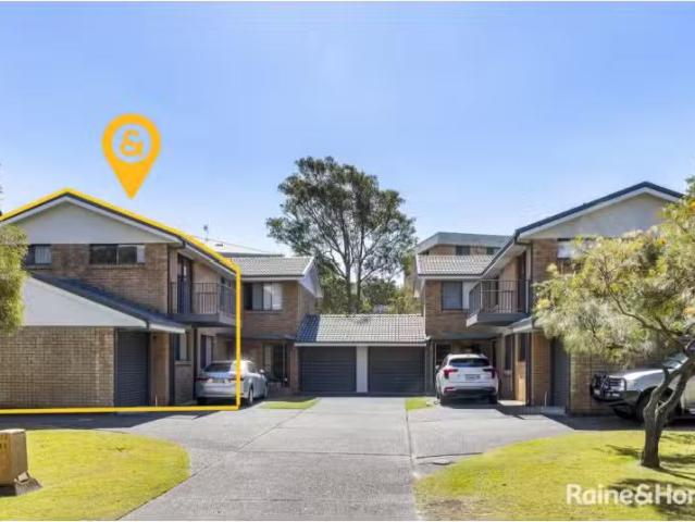 1/11 Weatherly Close, NELSON BAY Townhouse for rent Listed by.