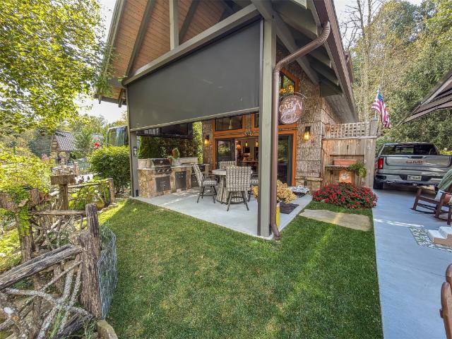 111 Wildflower Road