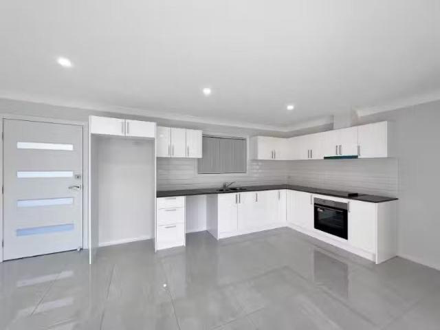 111A St Clair Avenue, ST CLAIR House for rent Listed by Jenni.