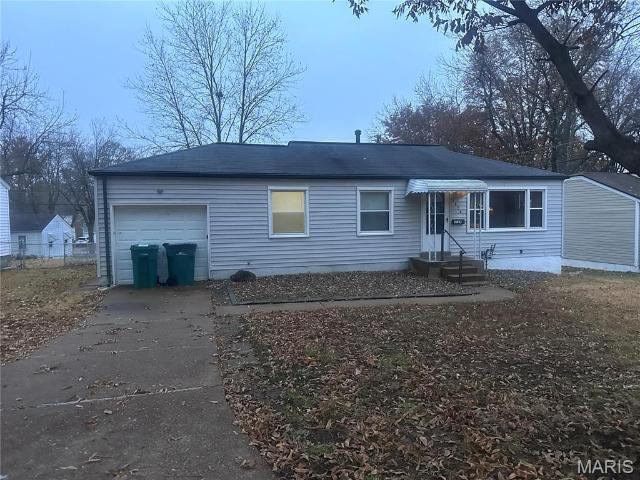 1124 Bakewell Dr, St. Louis, MO 63137 | MLS #25077