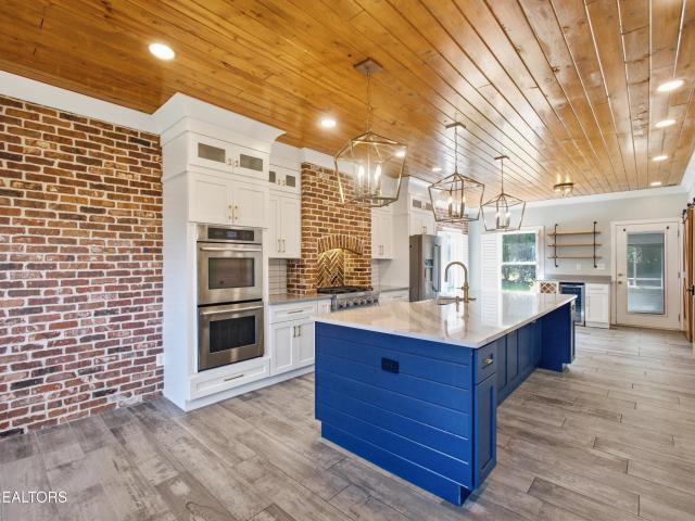1124 Brentwood Way