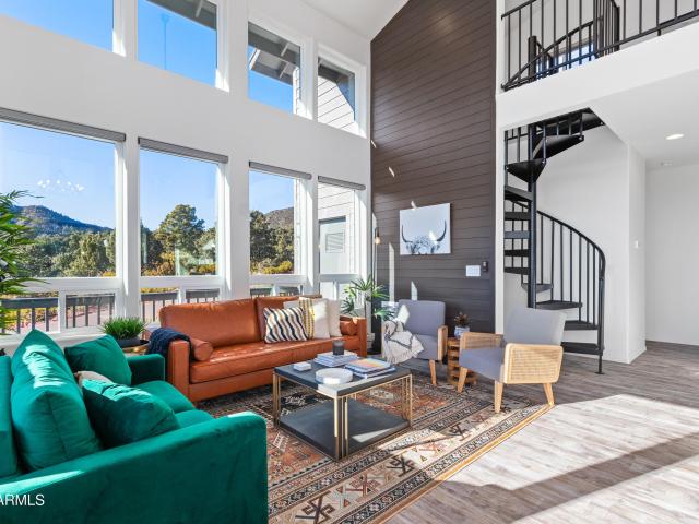 1124 e elk rim court