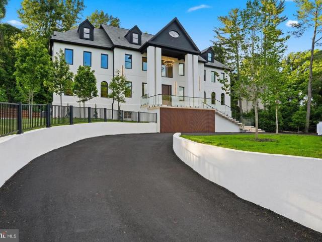 1124 Savile Lane