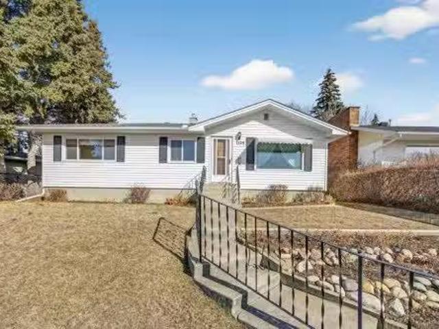 1124 31 Avenue Nw, Calgary, AB, T2K 0A9 house for sale List.