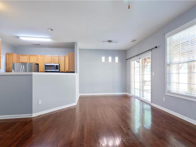 1126 Treymont