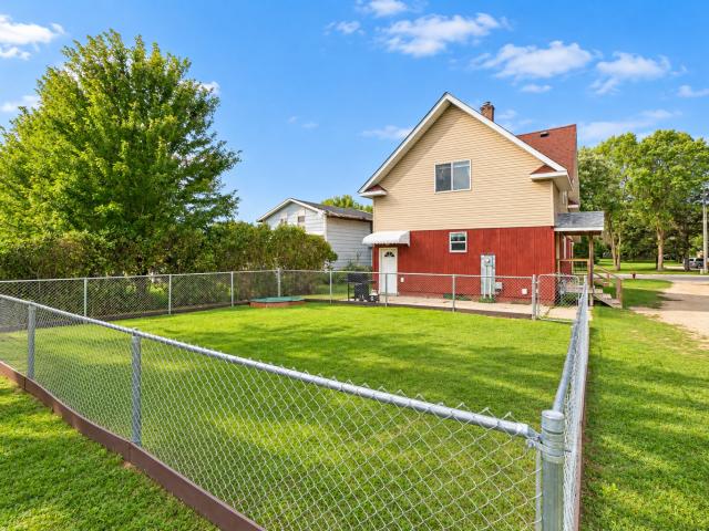 1126 2nd Street SE