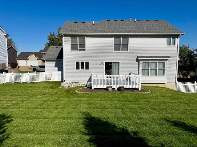1127 Meadowview Lane
