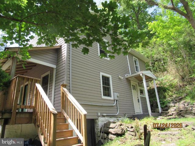 1127 Axemann Rd