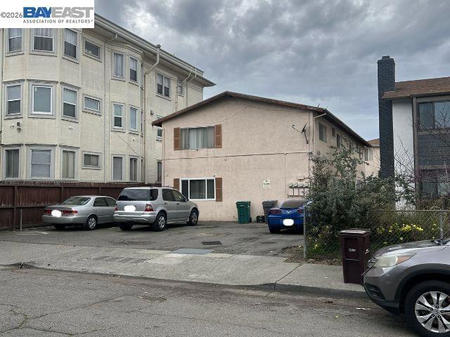 1127 Linden St
