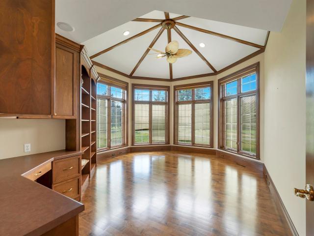 1127 pleasant valley drive
