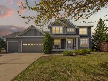 1127 Woodridge Court SE