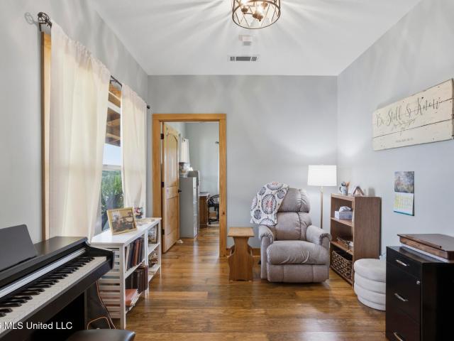 11281 Mississippi 21