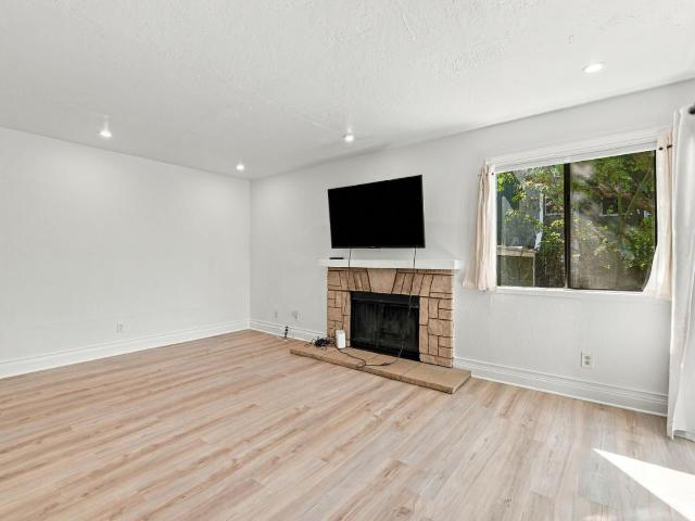 1128 Maywood Lane 51C