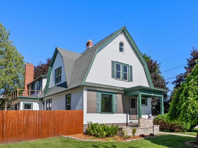1128 N 11th St