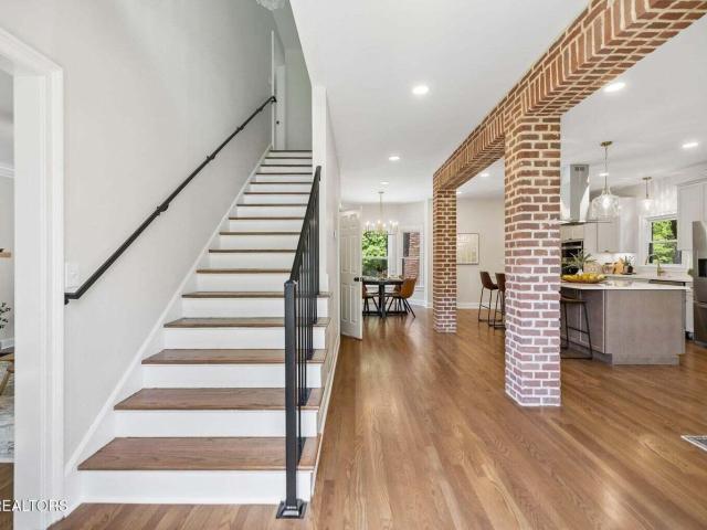 1128 Brentwood Point