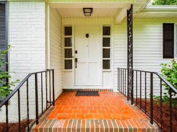 1128 Forest View Lane