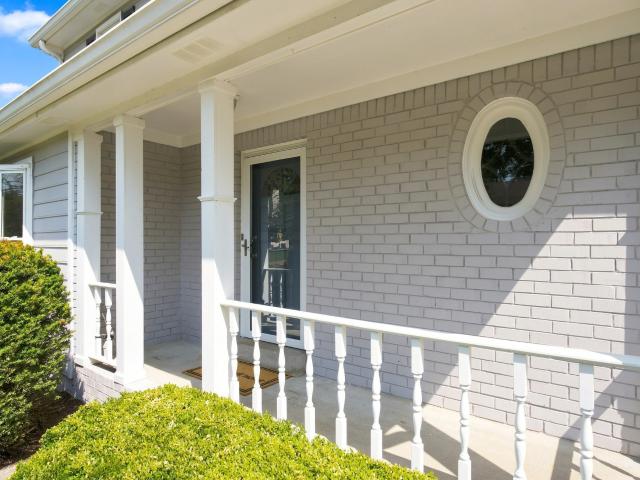 1128 Hunters Chase Dr