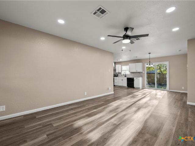 1128 Lindsey Circle
