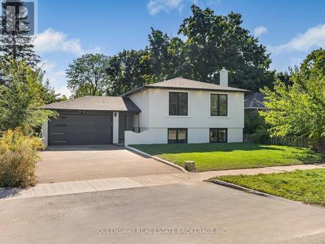 1128 Pinegrove Road, Oakville, ON, L6L 2W6 house for sale | Listing ID W13535 | Royal LePage