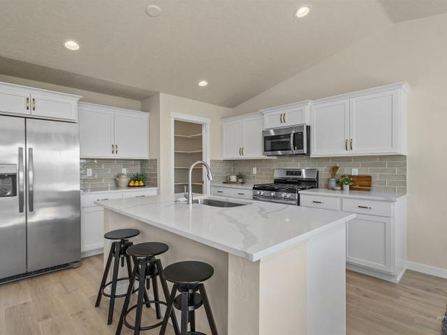 11290 W Tutor St
