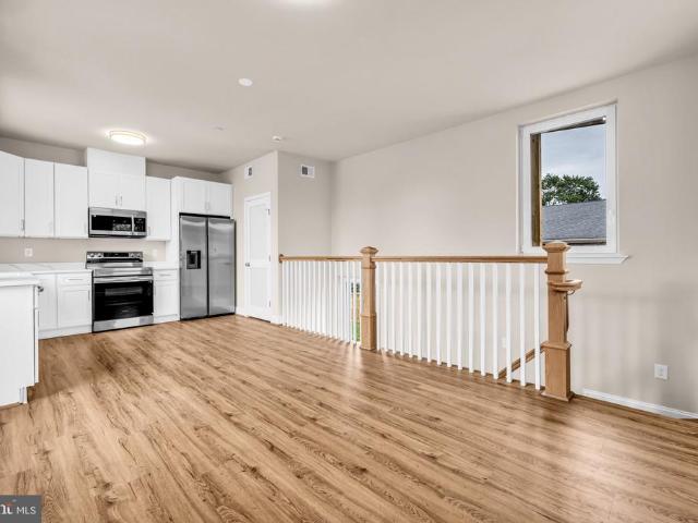 1129 UNIT B Monroe Circle