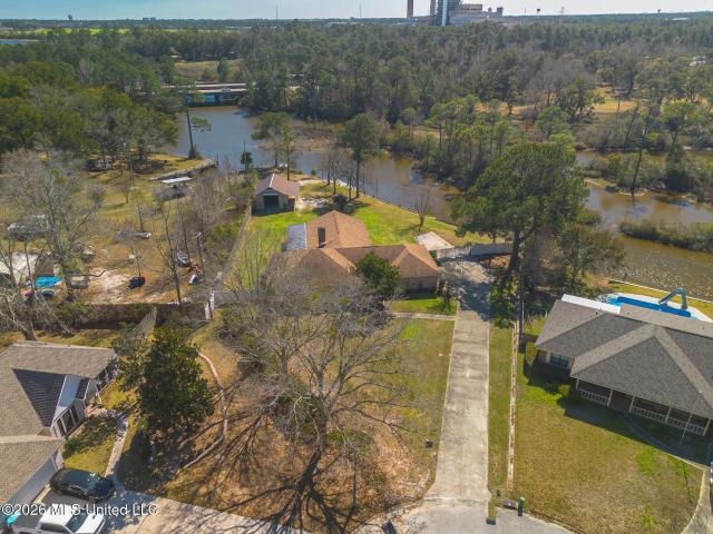 11201 Creek Drive