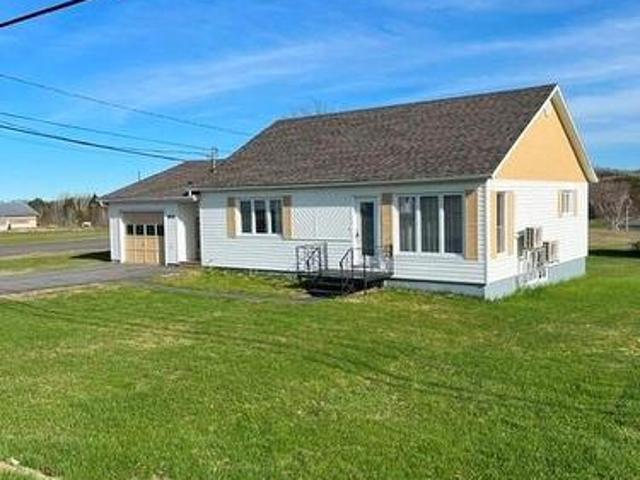 1120 Des Pionniers Ave, Balmoral, NB, E8E 1B5 house for sale | Listing ID NB137445 | Royal LePage