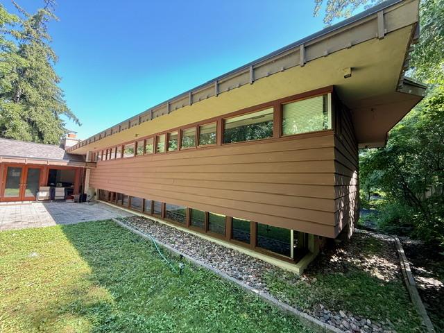 1120 Ridgewood Drive