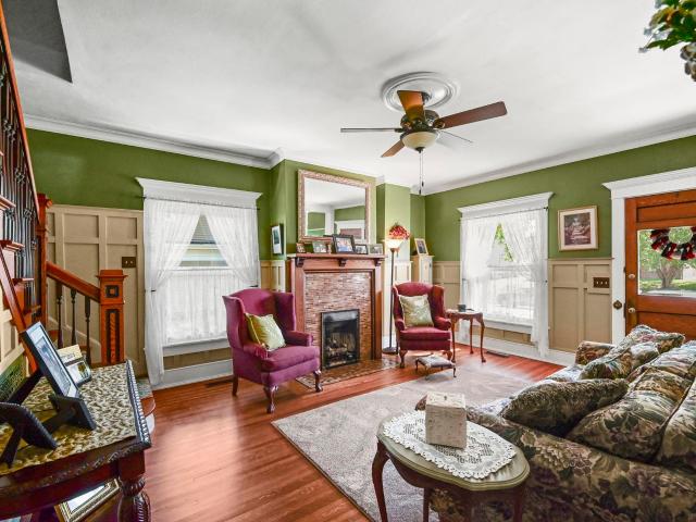 1120 W Walnut Street