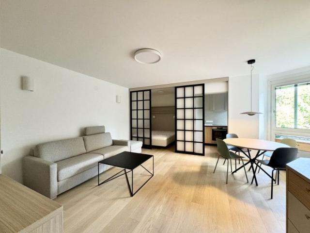 ! 1120 Wien Nähe Schloss Hetzendorf ! Traumhaft schöner ERSTBEZUG nach Generalsanierung! Modern möbliertes Wohnschlafzimmer mit Schlafnische zu vermieten!