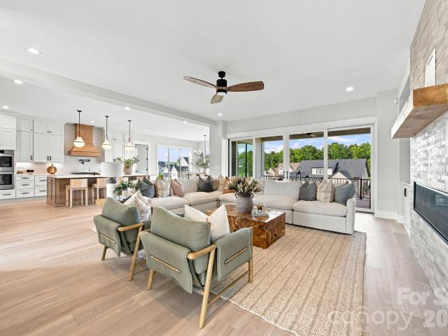 1121 Mesa Way # 43