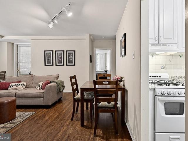 1121 Arlington Boulevard # 206