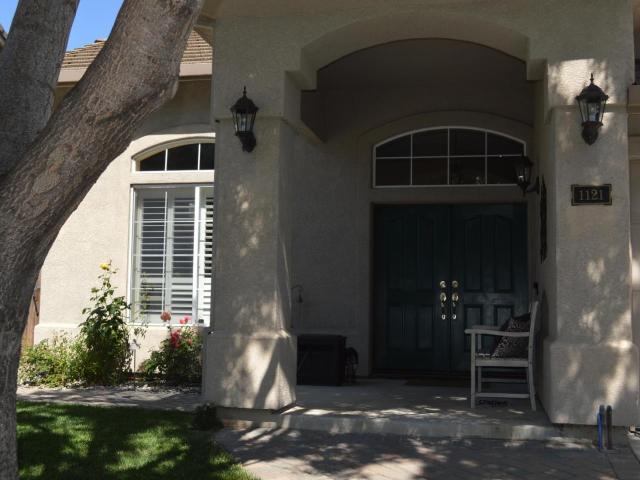 1121 Cypress Street